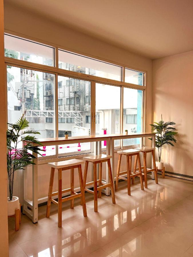 Hotel Baobab à Patong Extérieur photo