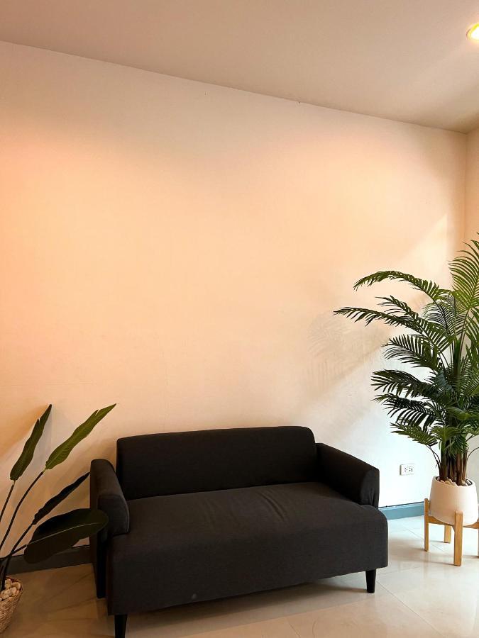 Hotel Baobab à Patong Extérieur photo