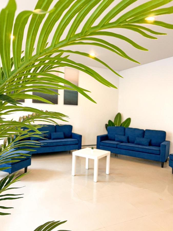 Hotel Baobab à Patong Extérieur photo