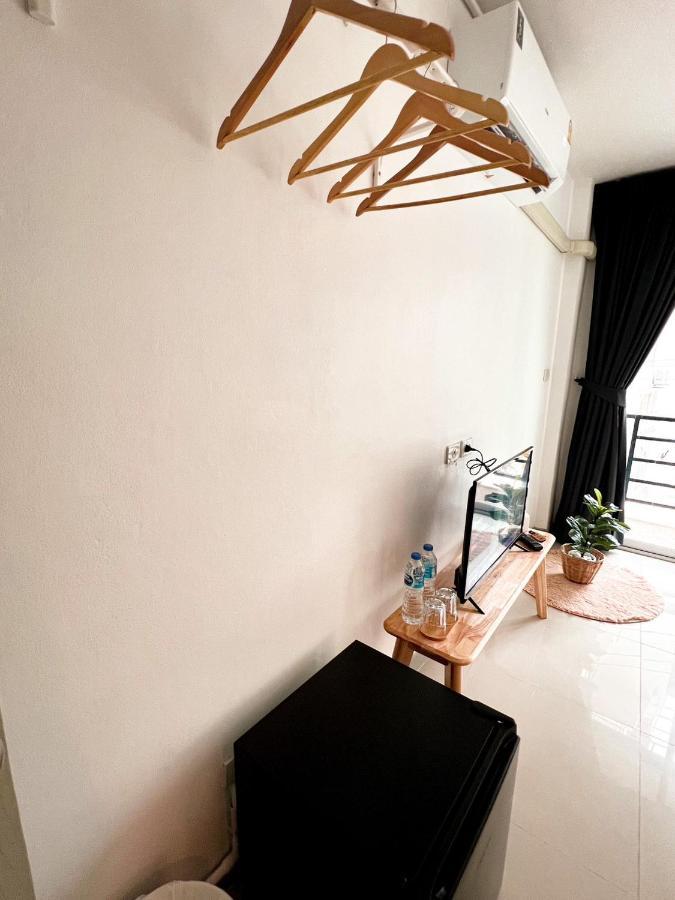 Hotel Baobab à Patong Extérieur photo