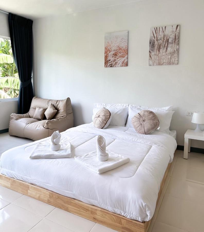 Hotel Baobab à Patong Extérieur photo