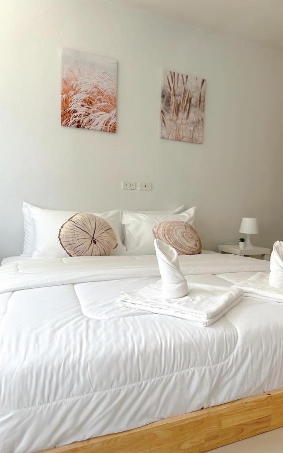 Hotel Baobab à Patong Extérieur photo