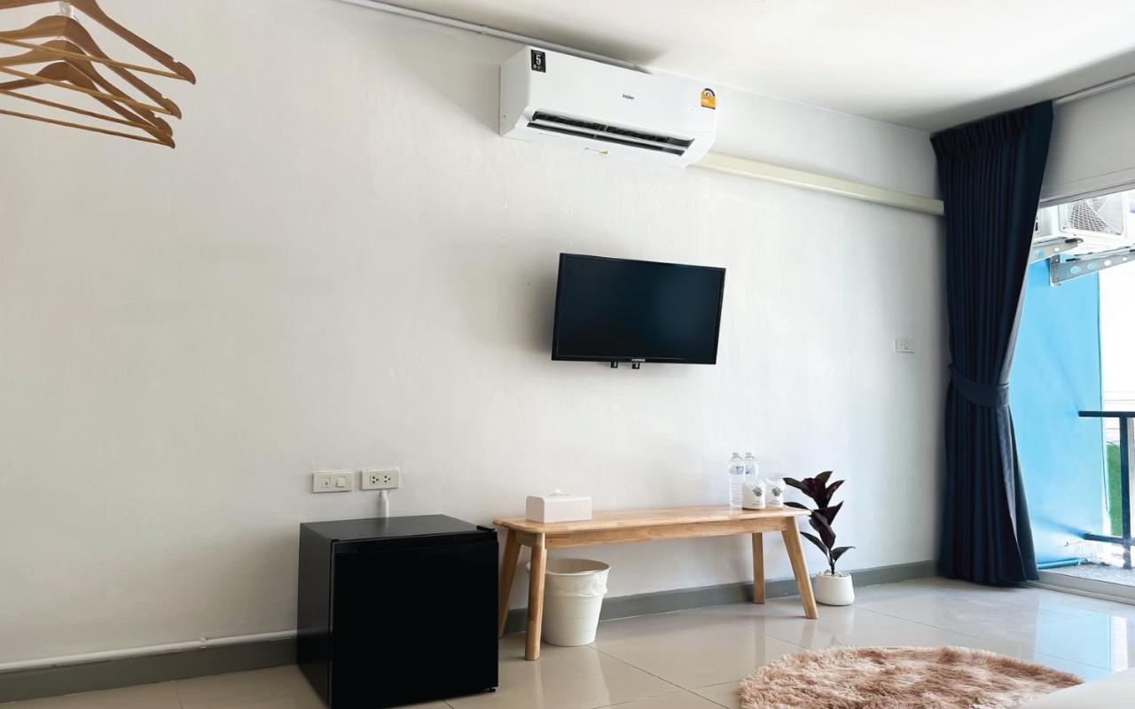 Hotel Baobab à Patong Extérieur photo